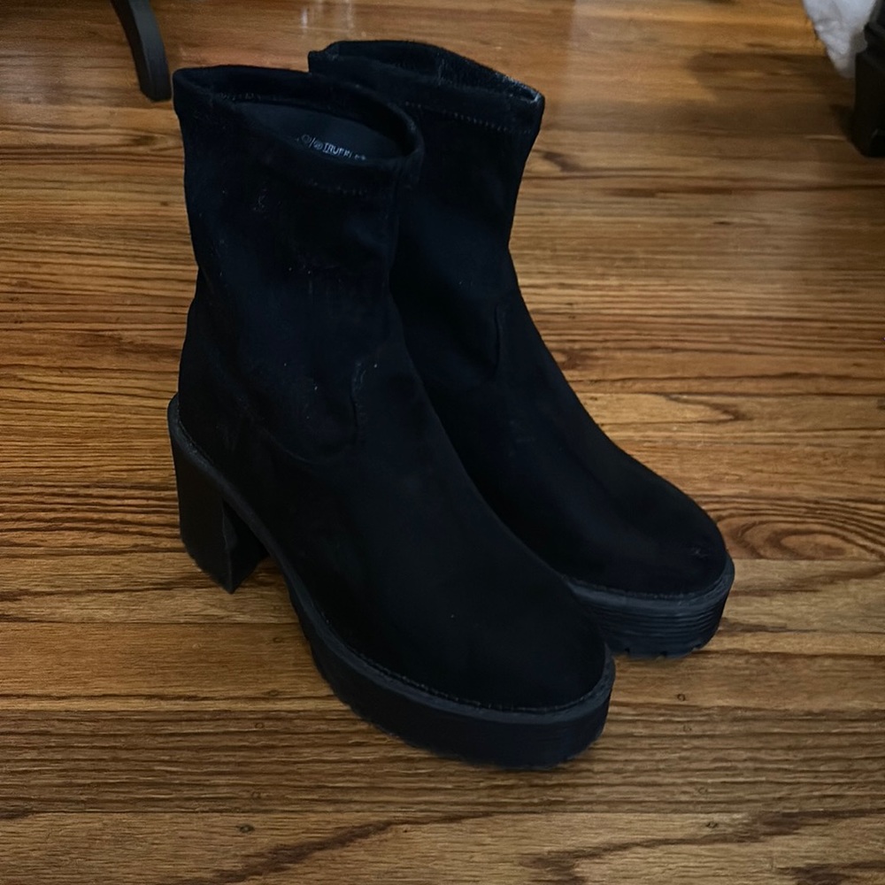 Suede Chubky Heeled Booties